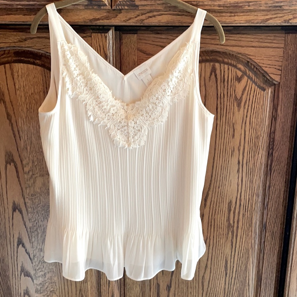 Chico’s Cream lined tank w/lace neck,ruffle bottom